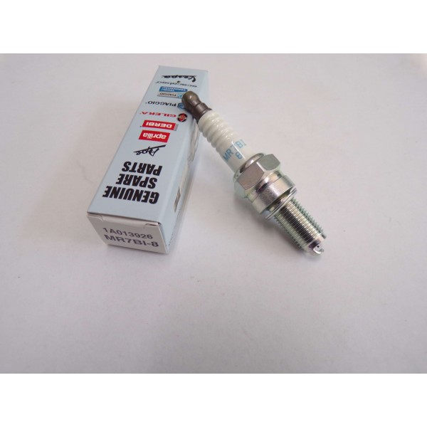 ΜΠΟΥΖΙ NGK MR7BI-8 GTS 300 HPE-BEVERLY HPE-MP3 500  ΚΩΔ.1A013926	