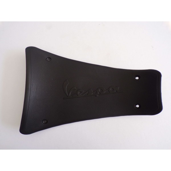 ΤΑΠΕΤΟ ΜΕΣΑΙΟ VESPA GTS MY14 (ΚΑΠΑΚΙ ΜΠΑΤΑΡΙΑΣ) ΚΩΔ.1B001014