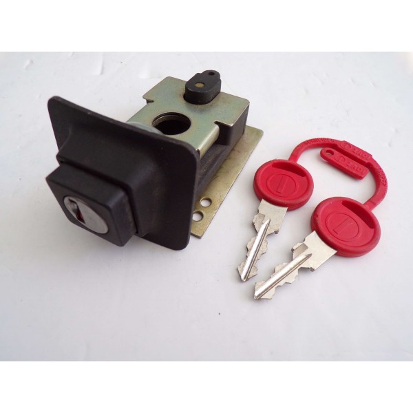 ΚΛΕΙΔΑΡΙΑ ΣΕΛΛΑΣ VESPA PX ARCOBALENO ΚΩΔ.577267 