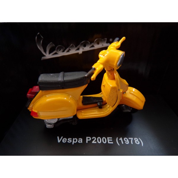  ΜΙΝΙΑΤΟΥΡΑ ΜΕΤΑΛΛΙΚΗ  1:32 VESPA P200 1978