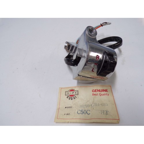 ΔΙΑΚΟΠΤΗΣ ΦΛΑΣ ΣΚΡΙΠ ΔΕΞΙ HONDA C50C 3ΚΑΛ. TAIWAN